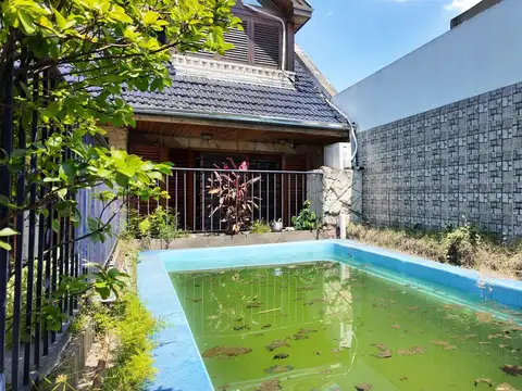 CHALET DE 5 AMB CON GARAGE, PILETA Y PATIO