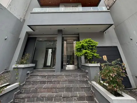Duplex de 3 amb con balcón, terraza propia y 2 cocheras en pleno Lanus E
