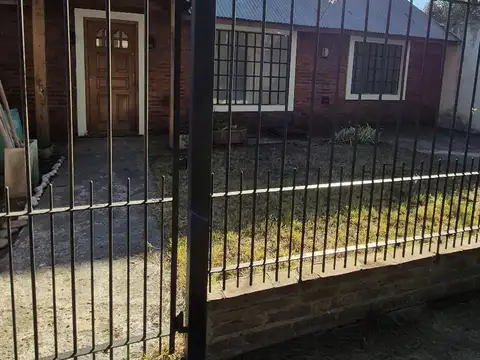 Casa en Alquiler con 1 cochera