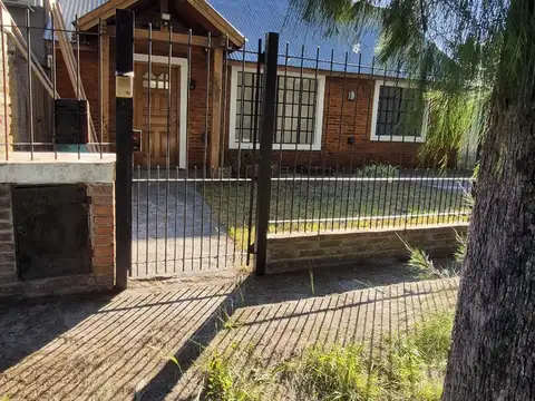 Casa en Alquiler en Vicealmirante Montes, $ 1.200.000