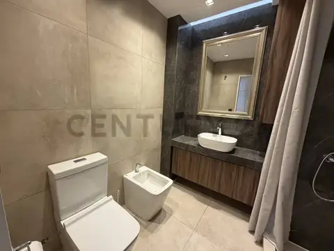 VENTA DEPTO 4 AMBIENTES RECICLADO CON PATIO EN PLENO COLEGIALES