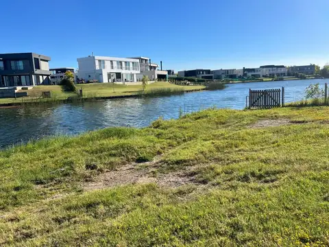 Terreno en Venta en Puertos - Barrio Marinas, USD 285.000
