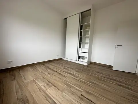 Casa 5 ambientes con 4 baños