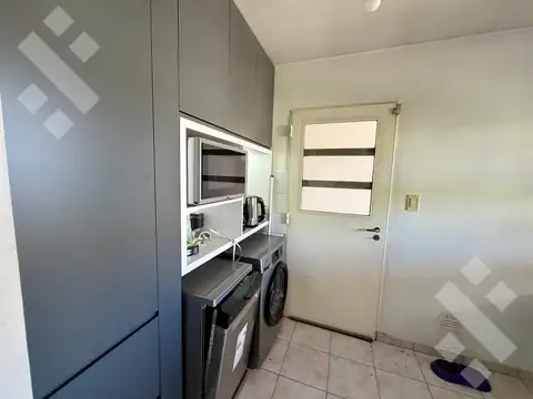 Depto Tipo Casa en Venta con 2 cocheras