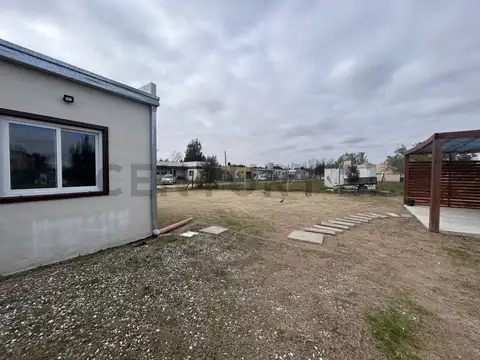 Casa 3 ambientes con 1 baño