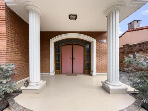 Casa 4 ambientes con 4 baños