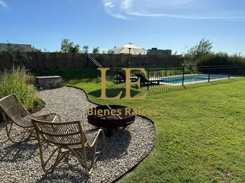 Casa en Venta con 6 cocheras