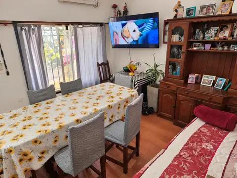 Venta casa 5 ambientes de 118 m2 con patio en Mataderos