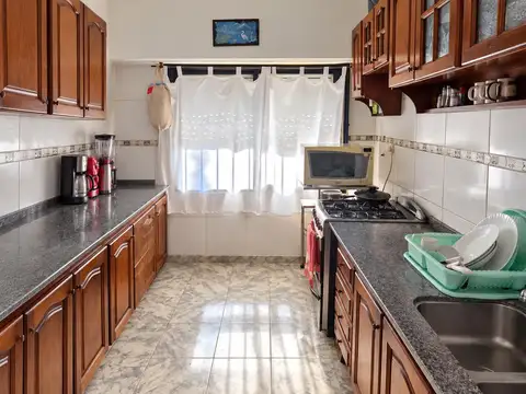 Casa 5 ambientes con 1 baño