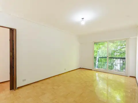 VENTA 3 AMBIENTES MAS DEPENDENCIA,TOILETTE, LAVADERO, Y DOS BALCÓNES CORRIDOS AL FRENTE EN CABALLITO