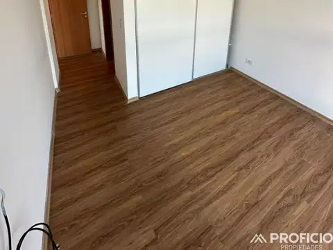 Departamento en venta MD de 2 dormitorios c/ cochera en Berazategui