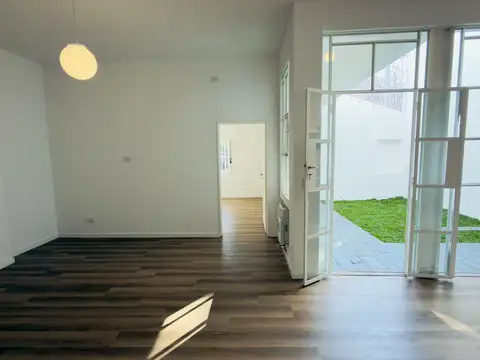 Dueño vende hermosa casa lote propio en Parque Chas 5 Amb 250m² Totales