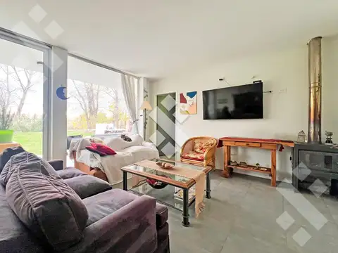 En Venta | Casa de 3 Dormitorios con Galeria |  Barrio Fincas de Plottierer