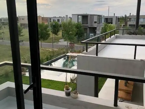 Casa de diseño en Castaños espectacular 