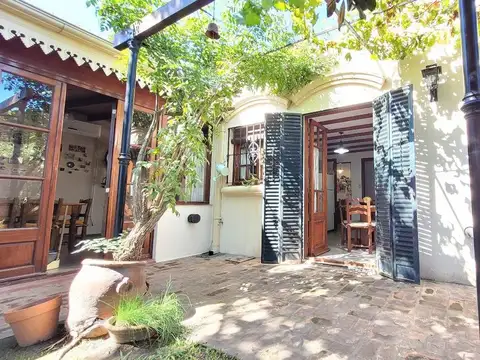 CASA EN VENTA 5 amb. en casco histórico ARECO