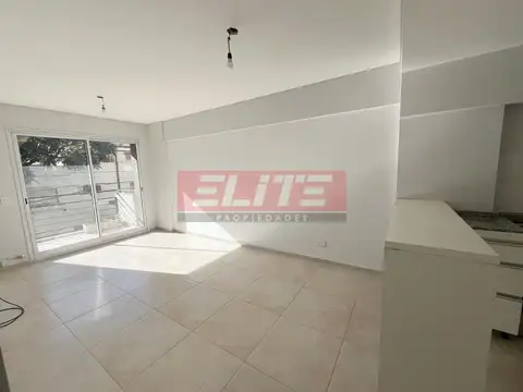 Depto 2 amb solo uso profesional con balcon aterrazado al frente