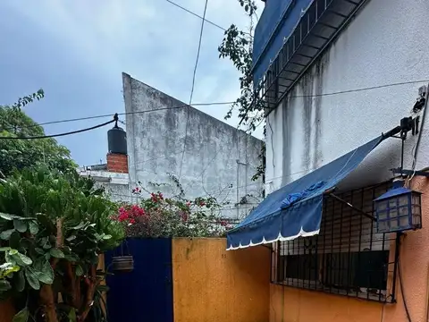 Depto Tipo Casa 3 ambientes con 2 baños