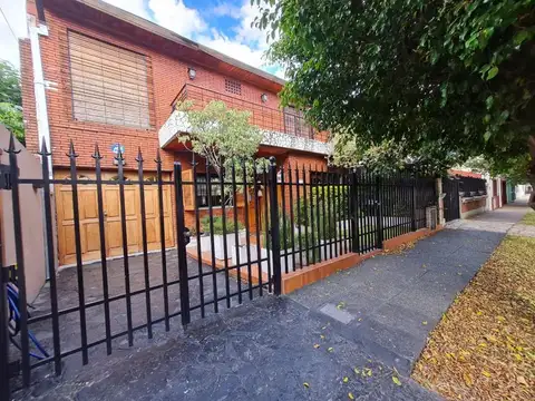 Casa - Venta - Argentina, Morón - Dalmacio Velez Sarsfield 1000