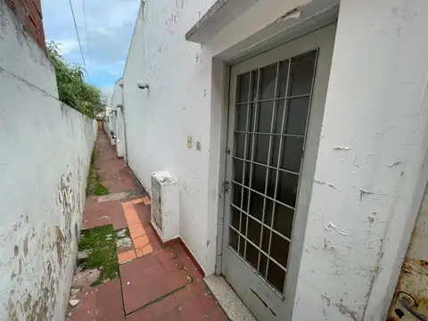 65 Entre 8 Y 9 , Piso PB