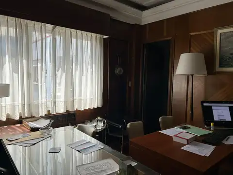 Oficina 4 ambientes con 3 baños