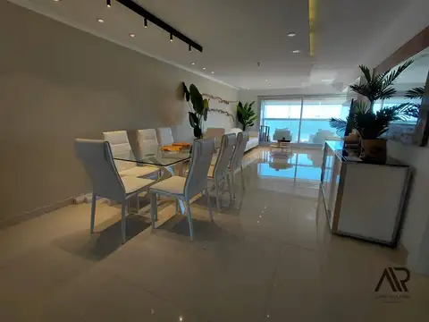 Apartamento en venta c/ cochera en Playa Mansa