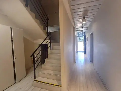 Oficina en Venta con 3 cocheras
