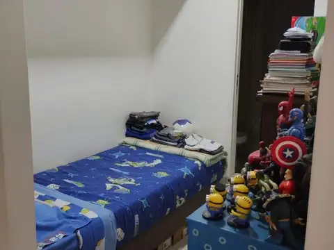 3 De Febrero 3000, Piso 1