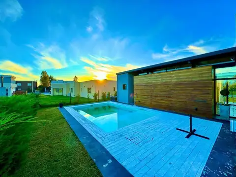 Country San Sebastian, 100