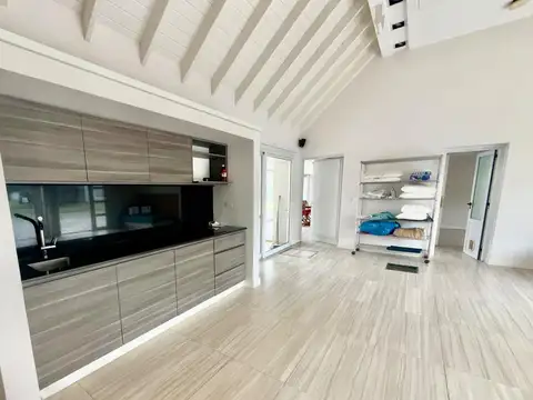 Venta Casa 5 amb.Lote 1500mts.San Diego Country Club.Moreno