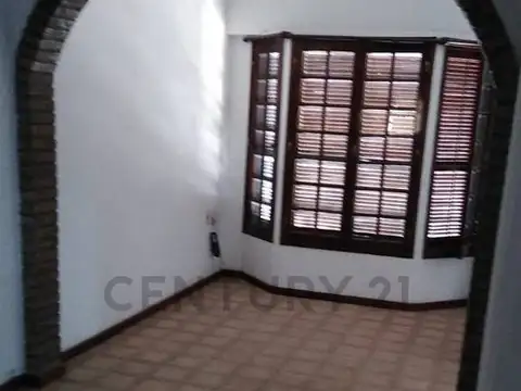 Casa 3 ambientes con 2 baños