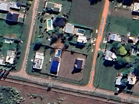 Terreno en Venta 30  mts Fondo