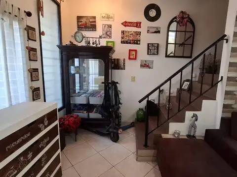 Depto Tipo Casa en Venta con 1 cocheras