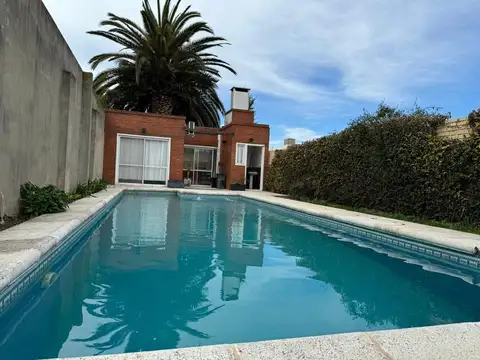 Casa en venta - 2 Dormitorios 2 Baños - 314Mts2 - Chivilcoy