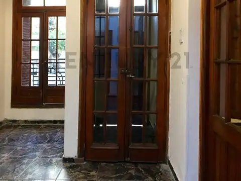 San Lorenzo 500, Piso 0