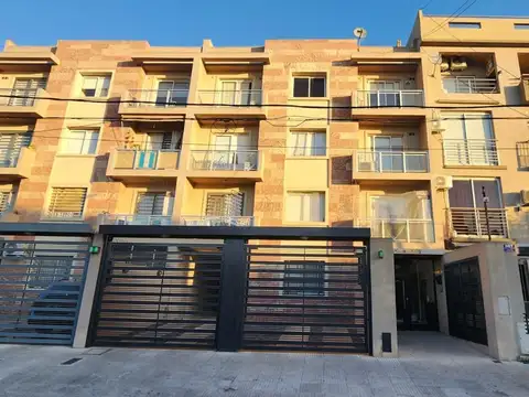 DEPARTAMENTO DE 2 AMBIENTES CON COCHERA EN ALQUILER