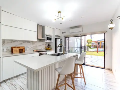 Casa en Venta en Parque Chacabuco, USD 410.000