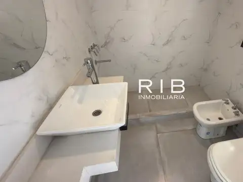 Casa en Alquiler con 1 cochera