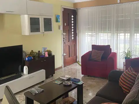 Casa en Venta en Adrogue, USD 200.000