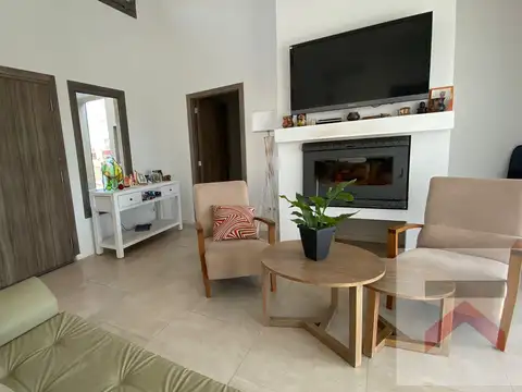 Casa en Alquiler en Chacras De La Reserva, USD 1.300