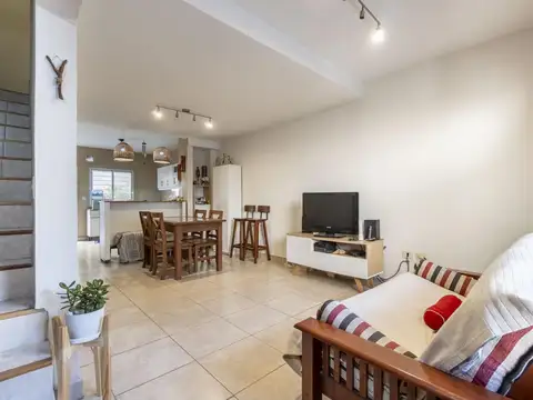 Depto Tipo Casa en Venta de 4 ambientes