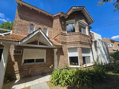 CASA  TRES DORMITORIOS GRAN PARQUE JUAN JOSE PASO 8700 BARRIO LAS TORCAZAS FISHERTON