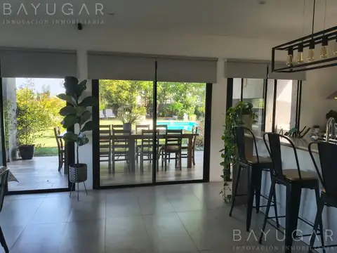 Casa en Venta en Pilar del Este - Santa Lucia, USD 208.000