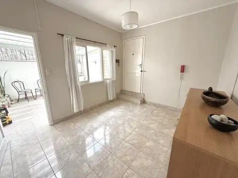 PH en Venta de 3 Ambientes con Patio en Quilmes Oeste