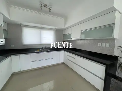 Casa en Venta en Fincas de San Vicente, USD 300.000