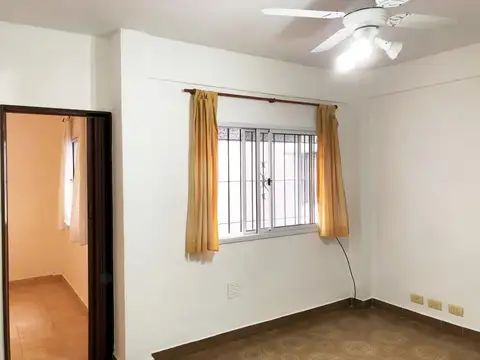 2 Ambientes. Muy amplio. luminoso. Excelente.