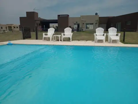 Venta de casa 5 ambientes.  Lujan