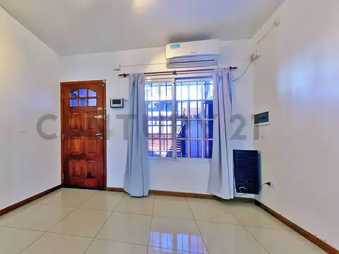 VENTA DUPLEX 4 AMBIENTES CON PATIO Y COCHERA EN MONTE GRANDE