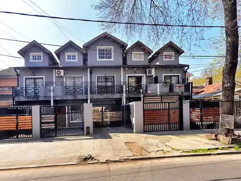 VENTA DUPLEX 4 AMBIENTES CON PATIO Y COCHERA EN MONTE GRANDE