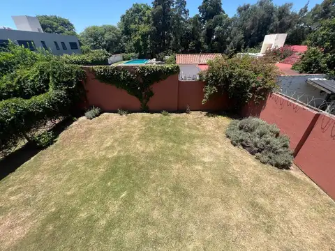 ¡Casa! Casa en Housing en el Corazón de Villa Belgrano - 3 dormitorios ¡Con Escritura!