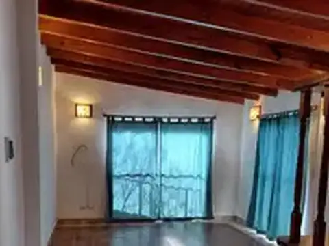 ALQUILER O VENTA APTA CRÉDITO HIPOTECARIO - Bella casa en lote propio de 3 amb con patio terraza quincho, parrilla 2 baños.